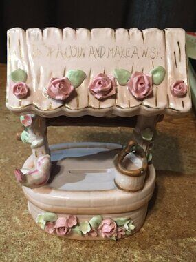 LEFTON WISHING WELL FIGURINE DROP A COIN MAKE A WISH W/ ROSES & BUCKET